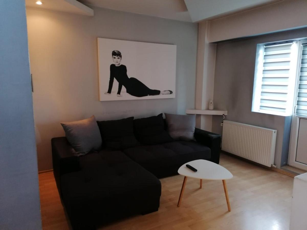 Ariana Apartment By EasyBucareste Exterior foto